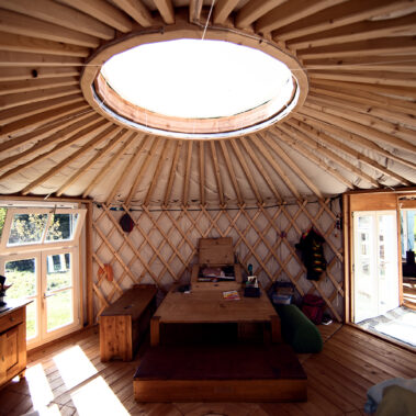 Die Satellitenjurten – Eine für die Kleinen und eine für die Großen