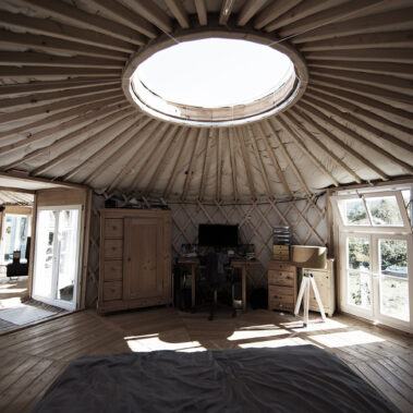 Die Satellitenjurten – Eine für die Kleinen und eine für die Großen