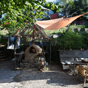 Leben in der Jurte – Kochen und draußen leben mit Holzofen