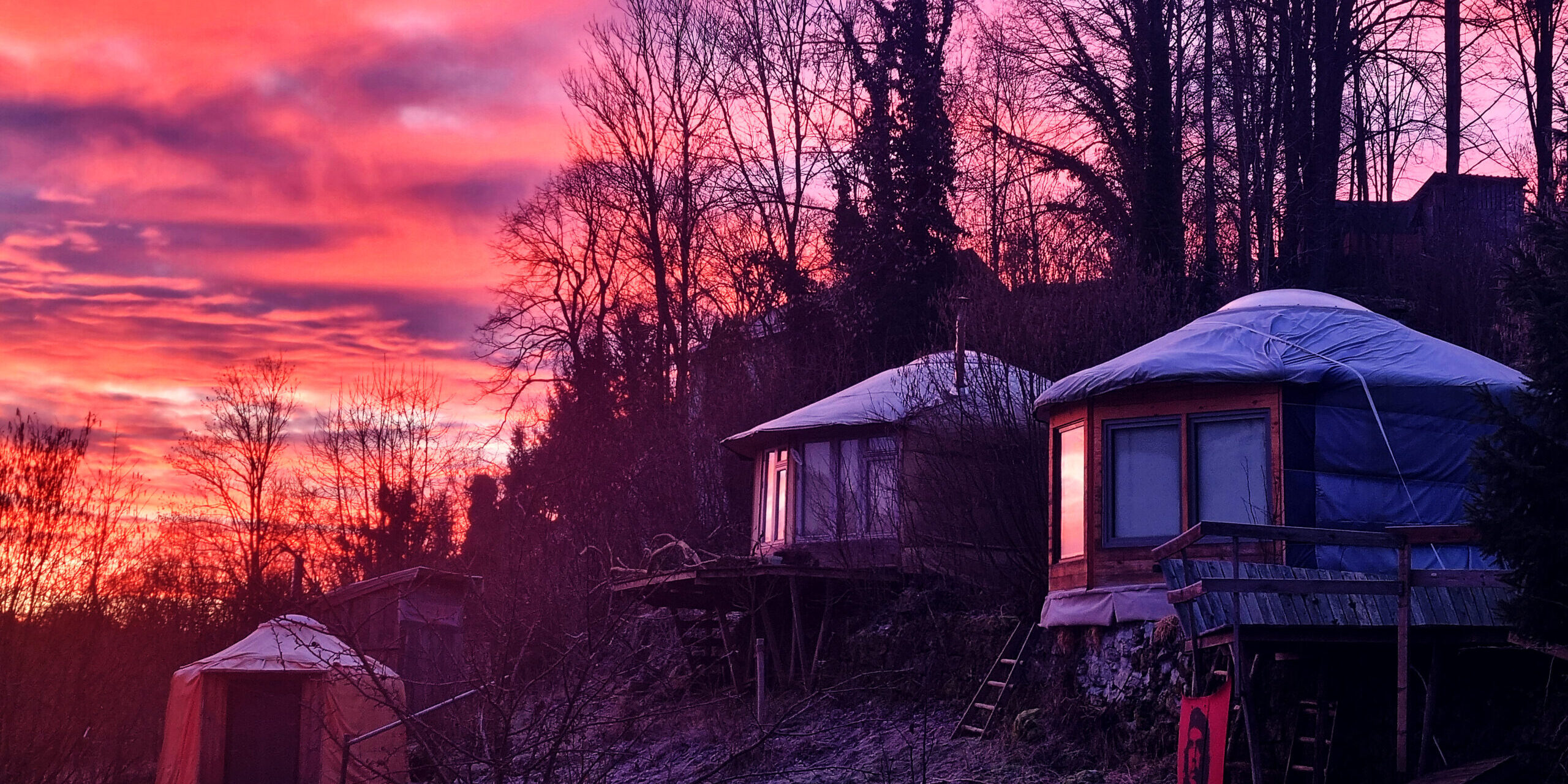 Jurte im Winter – Wohnjurte in Deutschland Jurte im Winter mit frostiger Landschaft – Wohnjurte im Schnee in Deutschland